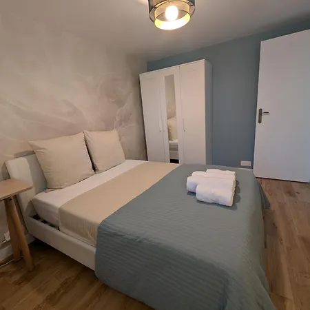 Cosy With Access To Garden, Parking And Direct Line To Eiffel Tower Apartment