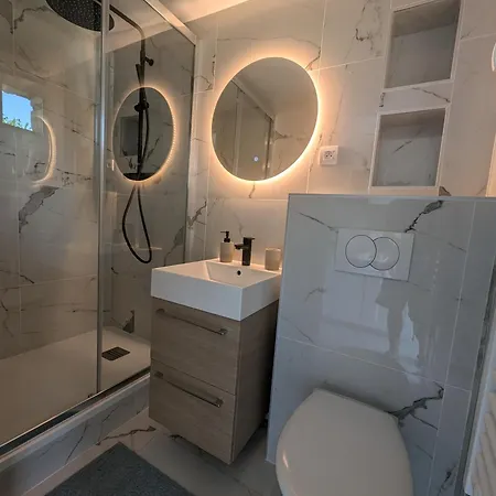 Apartment Cosy With Access To Garden, Parking And Direct Line To Eiffel Tower *